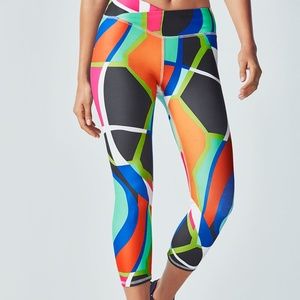 FABLETICS Mid Rise Capri XS / 4 NEW